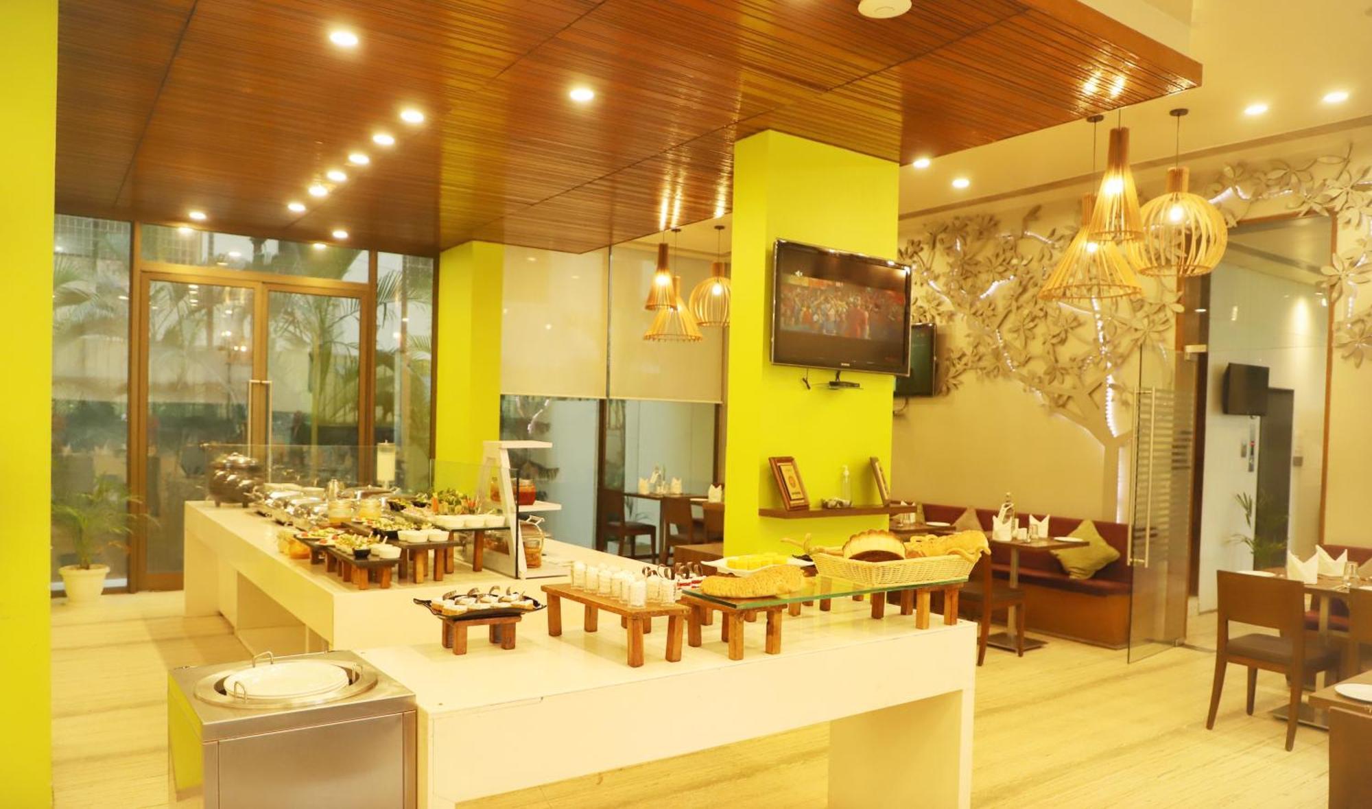 Marasa Sarovar Portico -Rajkot Buitenkant foto