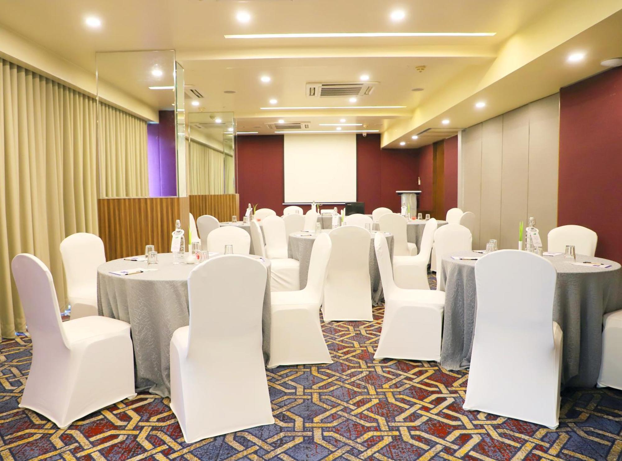 Marasa Sarovar Portico -Rajkot Buitenkant foto